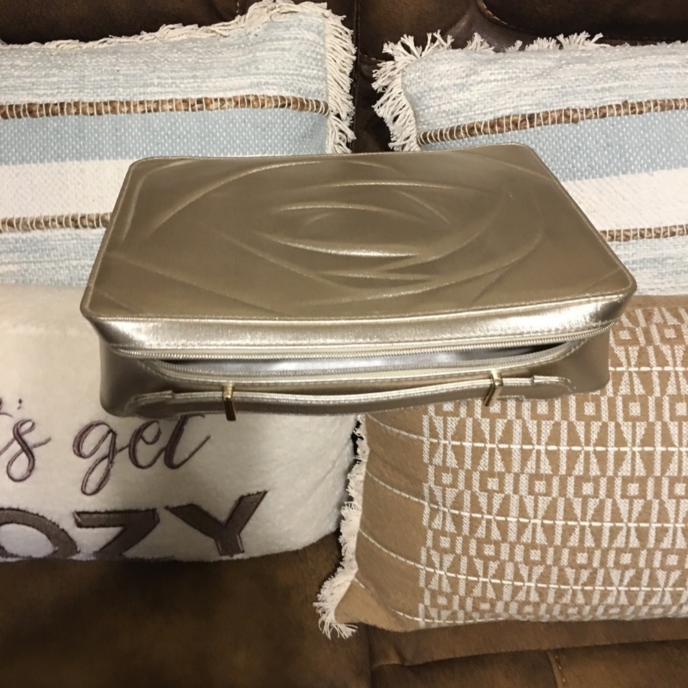 Carrying case